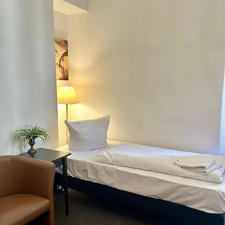 Adam Hotel