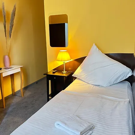 Adam 2* Берлин