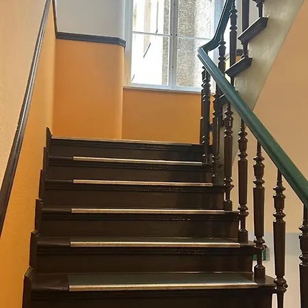 Adam Hotel 2*
