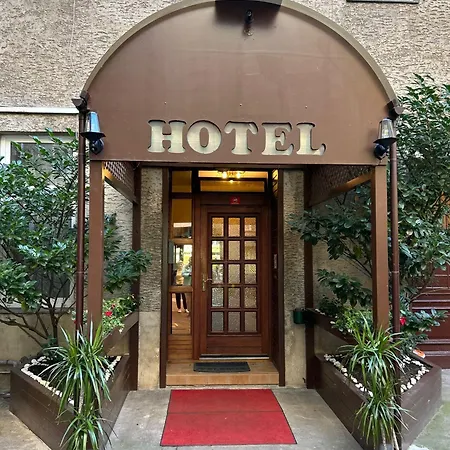 Hotel Adam 2*
