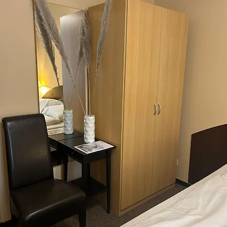 Adam Hotel