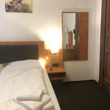 Otel Adam
