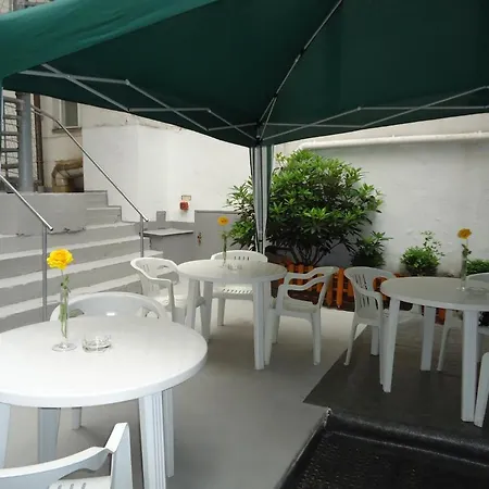 Otel Adam
