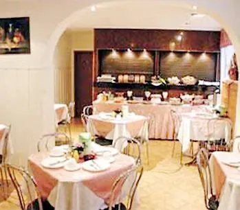 Otel Adam 2*