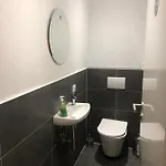 Adam Отель 2*
