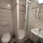 Отель Adam 2*