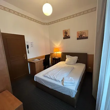 Adam Hotel